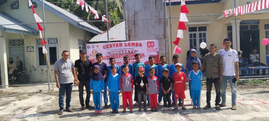 Pembagian Hadiah Perlombaan HUT RI